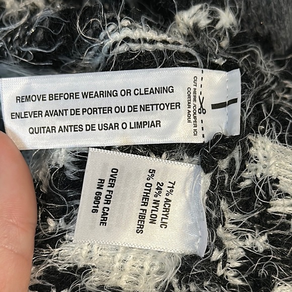 Relativity Black and Gray Fuzzy Geometric Knit Cardigan - Picture 4 of 6